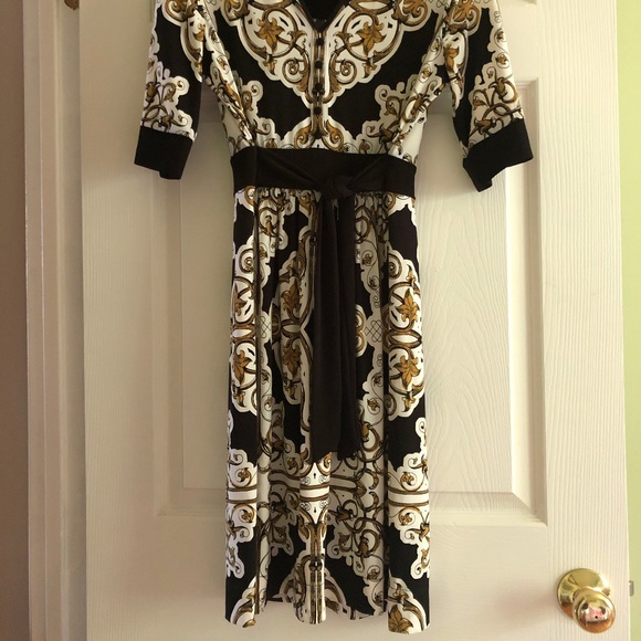 London Times Sun Dress, Slip On, Stretchy, Tie Waist, Super Comfortable! - Picture 2 of 3